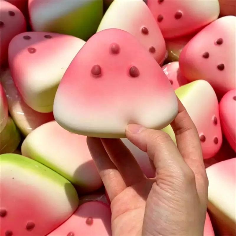 Nuovo Giocattolo Squishy Angur - Party Games New Year recensione e prezzo