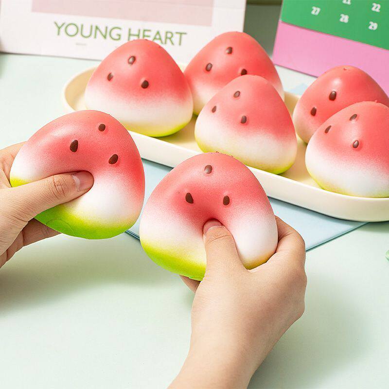 Nuovo Giocattolo Squishy Angur - Party Games New Year recensione e prezzo